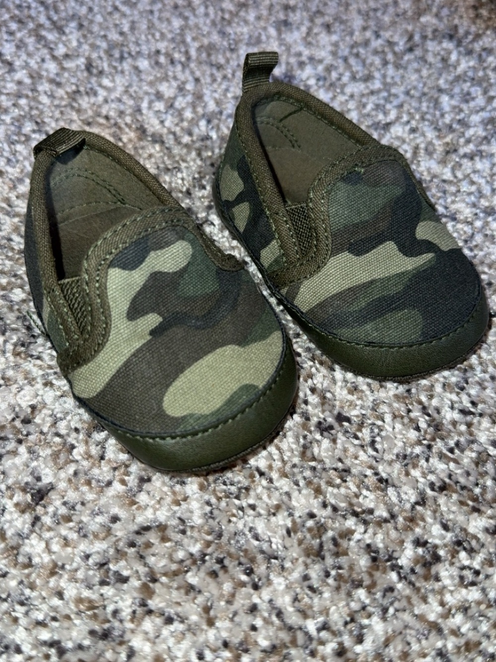 Old Navy Olive Green Camo Slip-On Baby Shoes